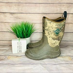poshmark muck boots